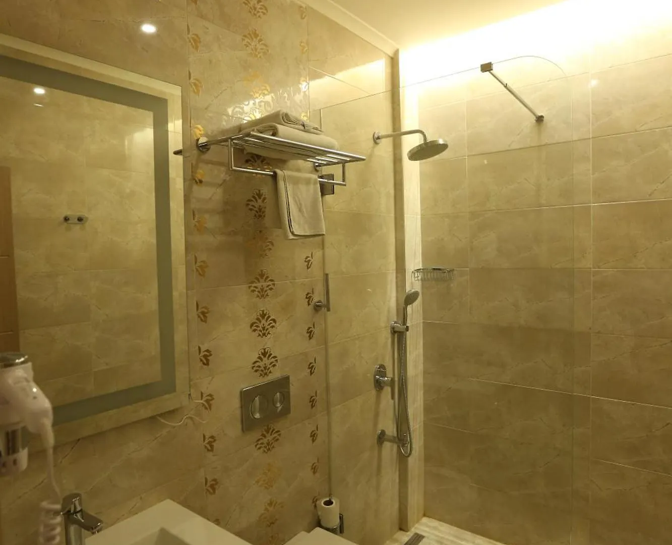 Restwon Suit Isztambul 2*,